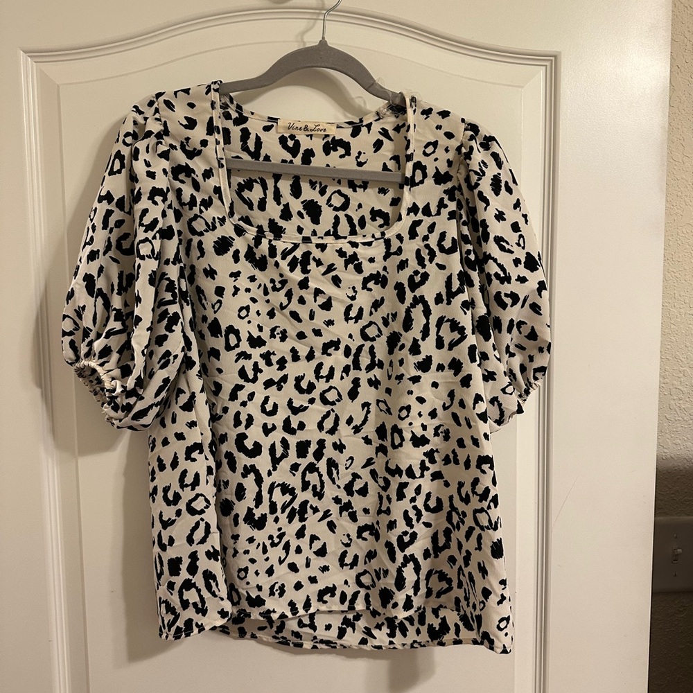 Leopard Print Puff Sleeve Top